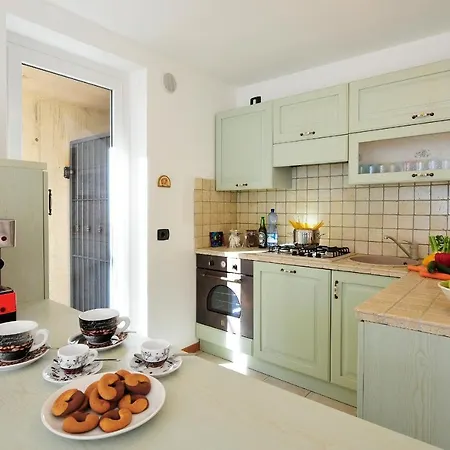 Piazzo Sleeps 6 Pool Apartment *