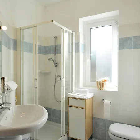 Piazzo Sleeps 6 Pool Vercana