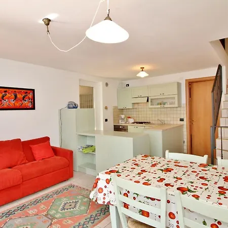 Piazzo Sleeps 6 Pool * Vercana